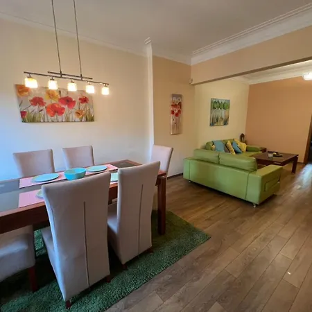 Pick! Spacious 2 Bedroom *