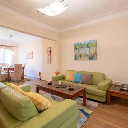 Pick! Spacious 2 Bedroom Apartament *