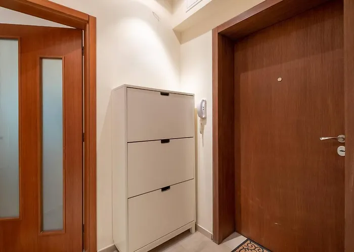 Pick! Spacious 2 Bedroom *