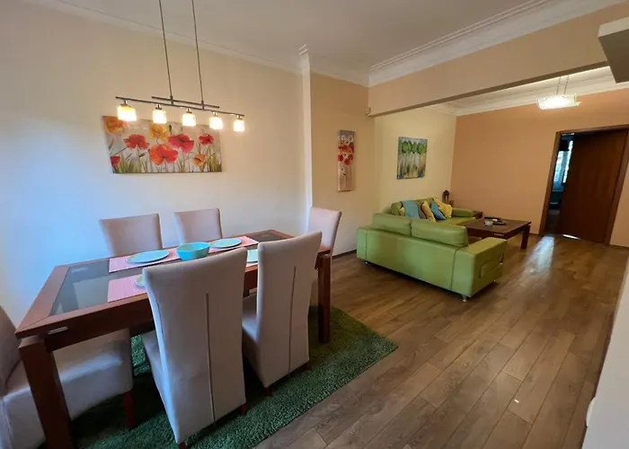 Pick! Spacious 2 Bedroom *