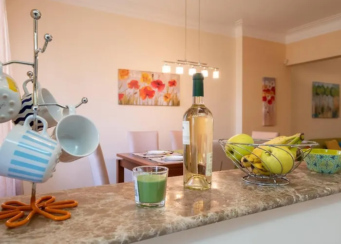 Apartment Pick! Spacious 2 Bedroom